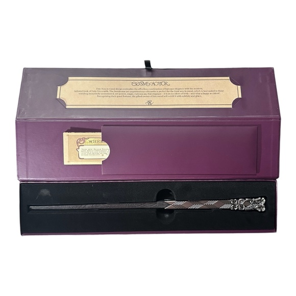 Universal Epic Universe Cosme Acajor Exclusive Interactive Wand - Acacia - Picture 1 of 3